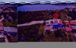 2 Bedroom Lovely Apartment In Veli Rat